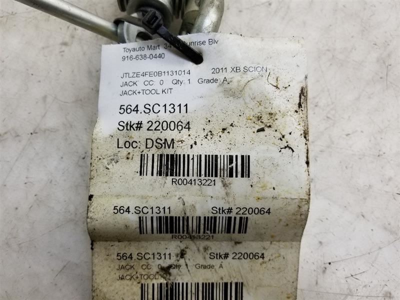 2011 SCION XB JACK WITH TOOL KIT