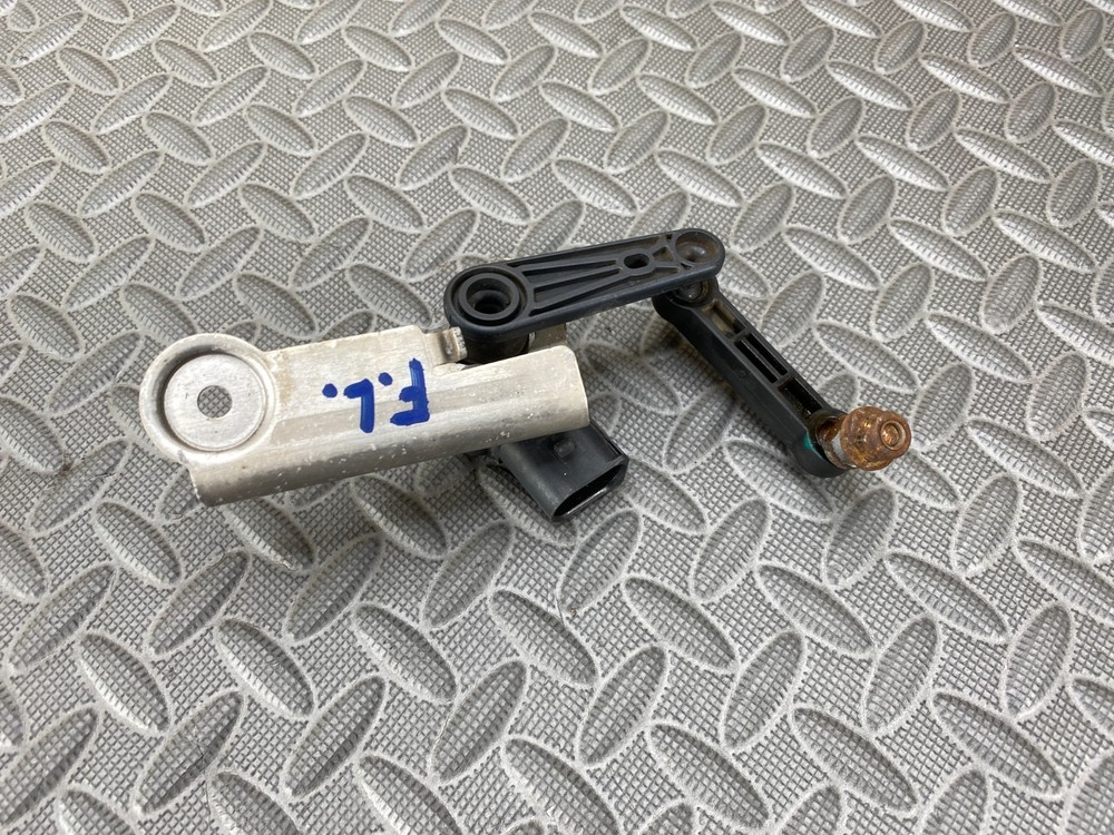 Tesla Model S Height Level Sensor Front Left 1027941-00-A