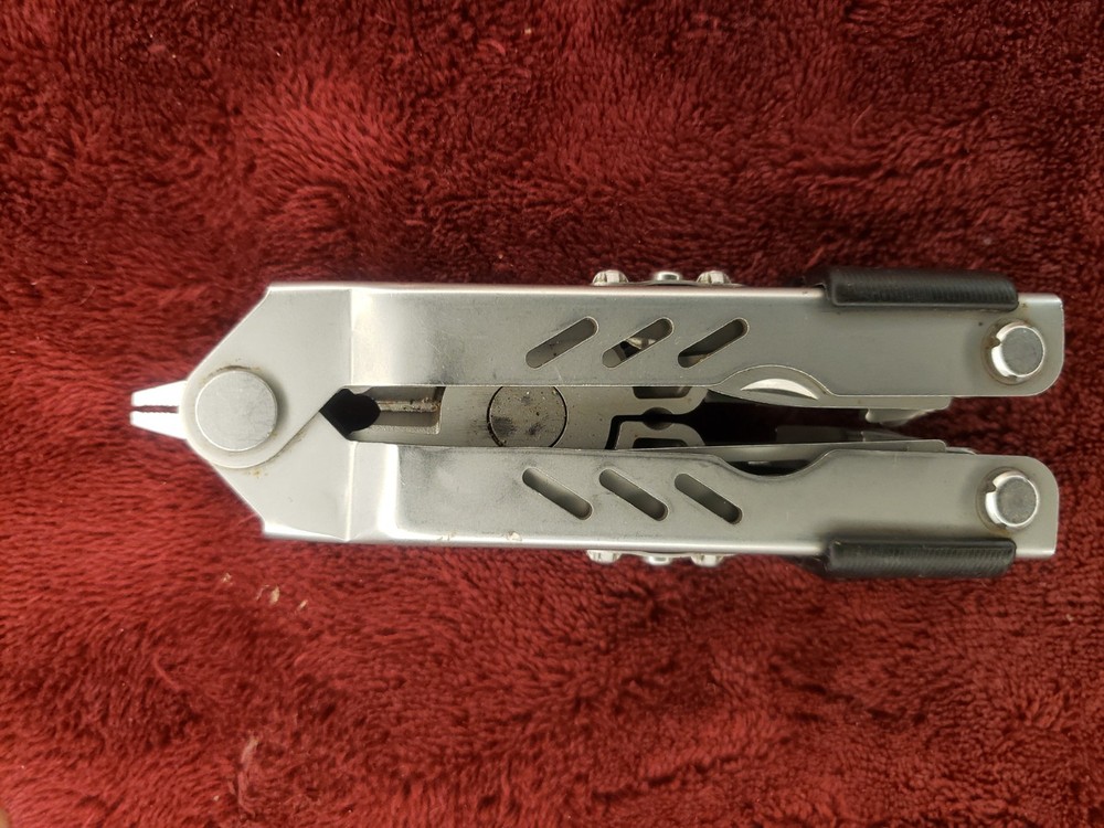 🔪🔪🔪 Gerber Multi Tool Needlenose MP400 with scissors 4sw