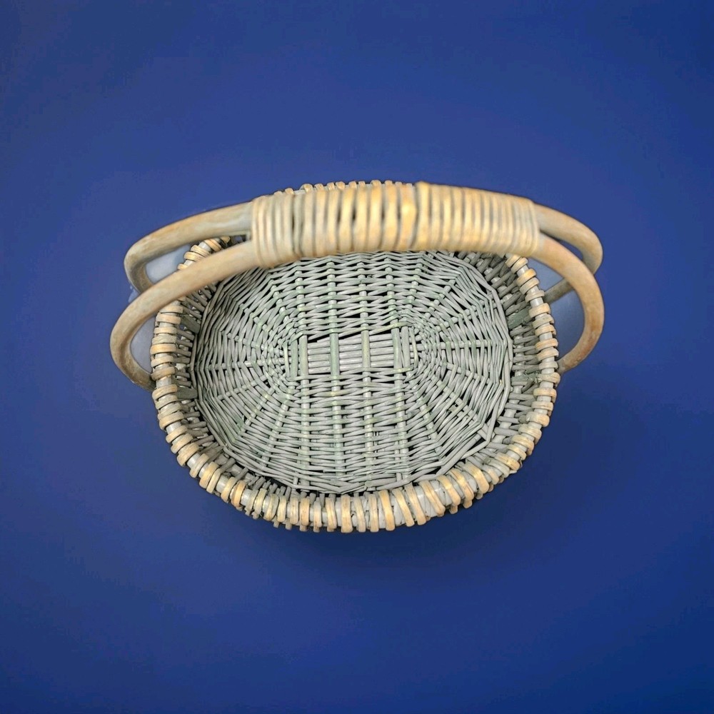 Basket with handle- Wicker