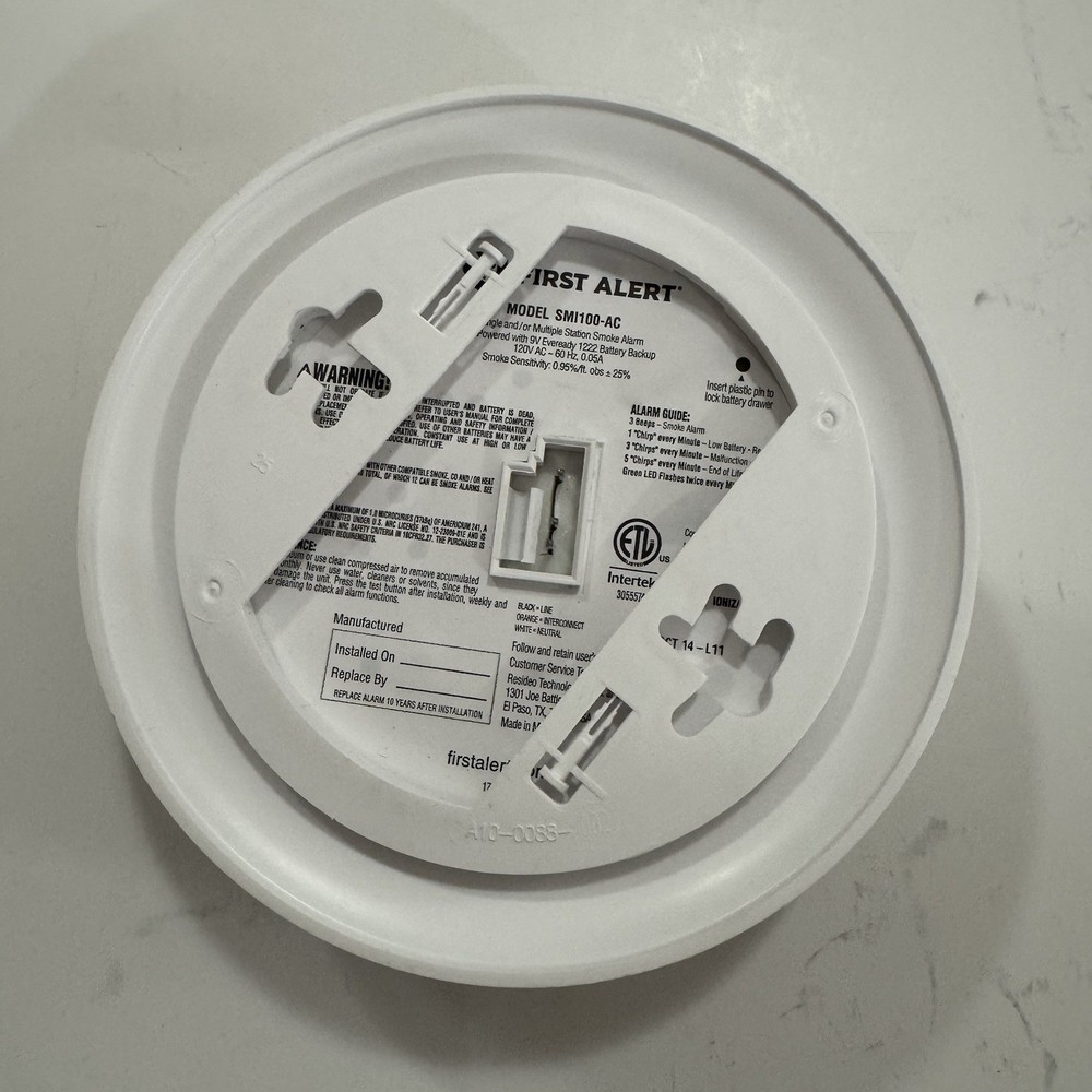 First Alert Smi100ac Smoke Detector No AC Plug New E49