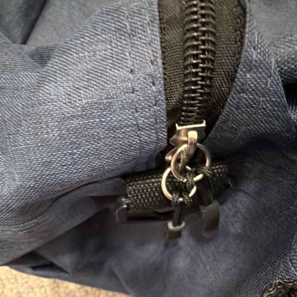 HINGHAM Navy Blue Polyester Duffle Bag Zip Closure Adjustable Strap Gym Training