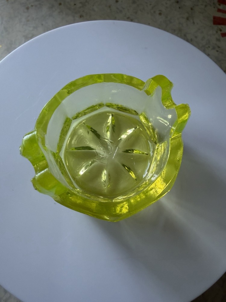 Stunning Boyd Vasoline Uranium Glass Salt Cellar