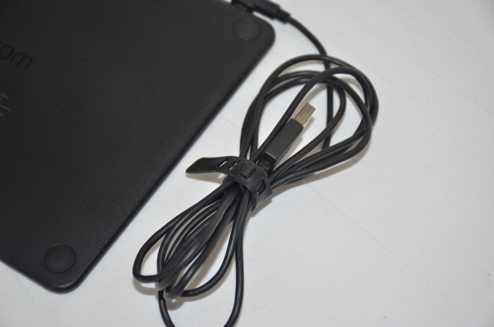 Wacom Intuos CTL-4100 Small Drawing Tablet - Black