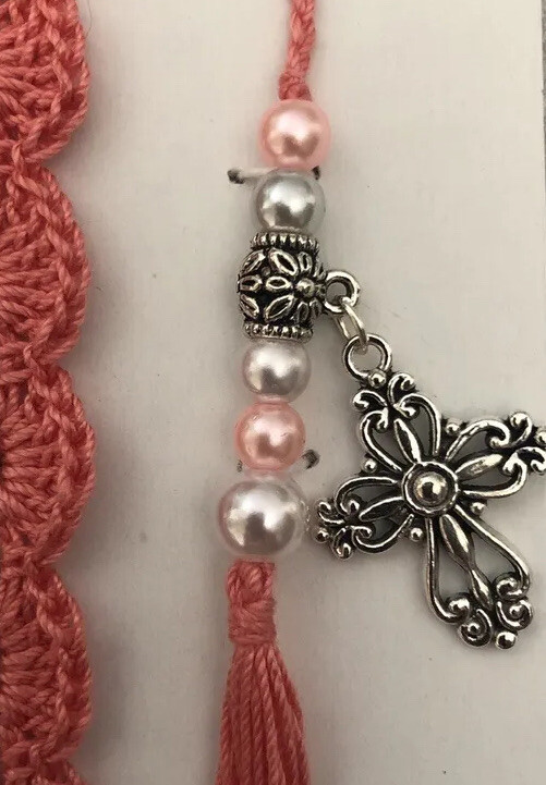 Scallop bookmark