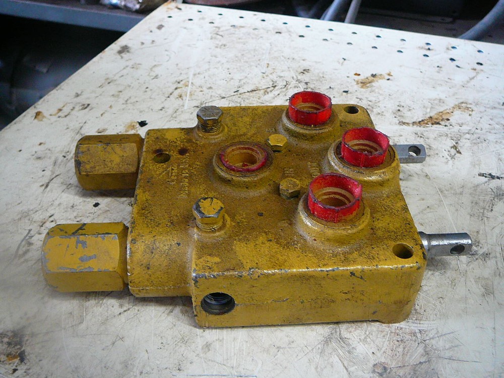 BPS 39036-80 DOUBLE SPOOL HYDRAULIC CONTROL VALVE
