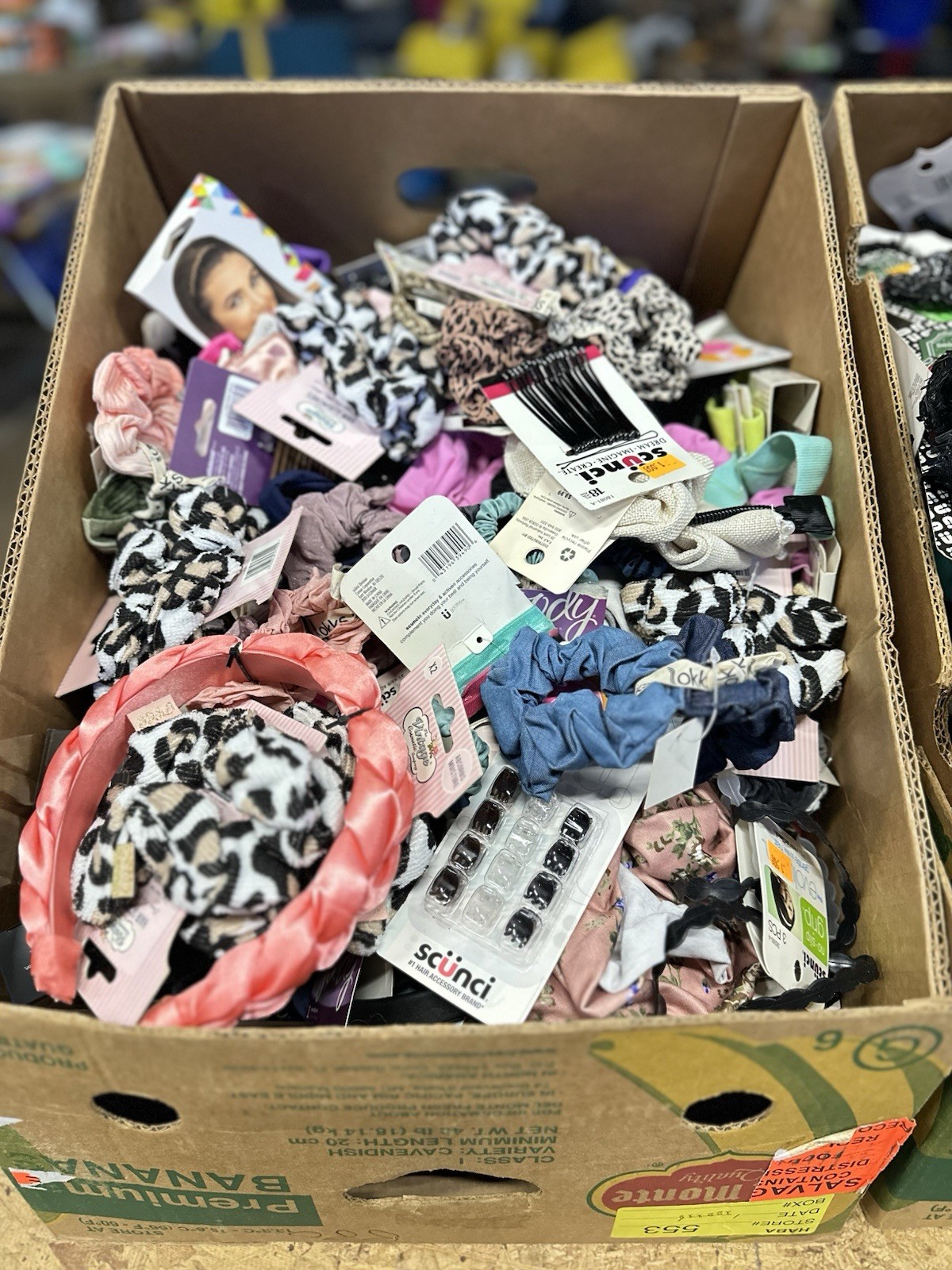 50 Pcs Wholesale Scunci , Goody Assorted Hair Accessories Scrunchies Etc Read