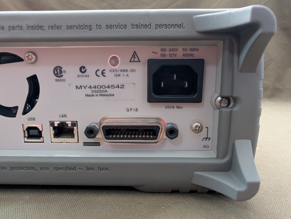 Agilent 33220A 20MHz Function/Arb Waveform Generator - Very Good Condition