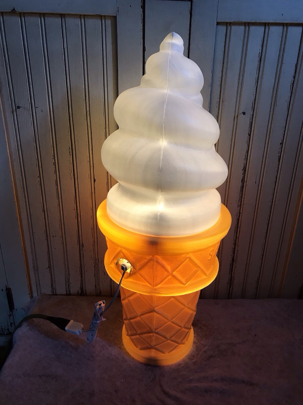 Blow Mold Giant Plastic Ice Cream Cone Display Vanilla Swirl Safe T Cup LIGHTED
