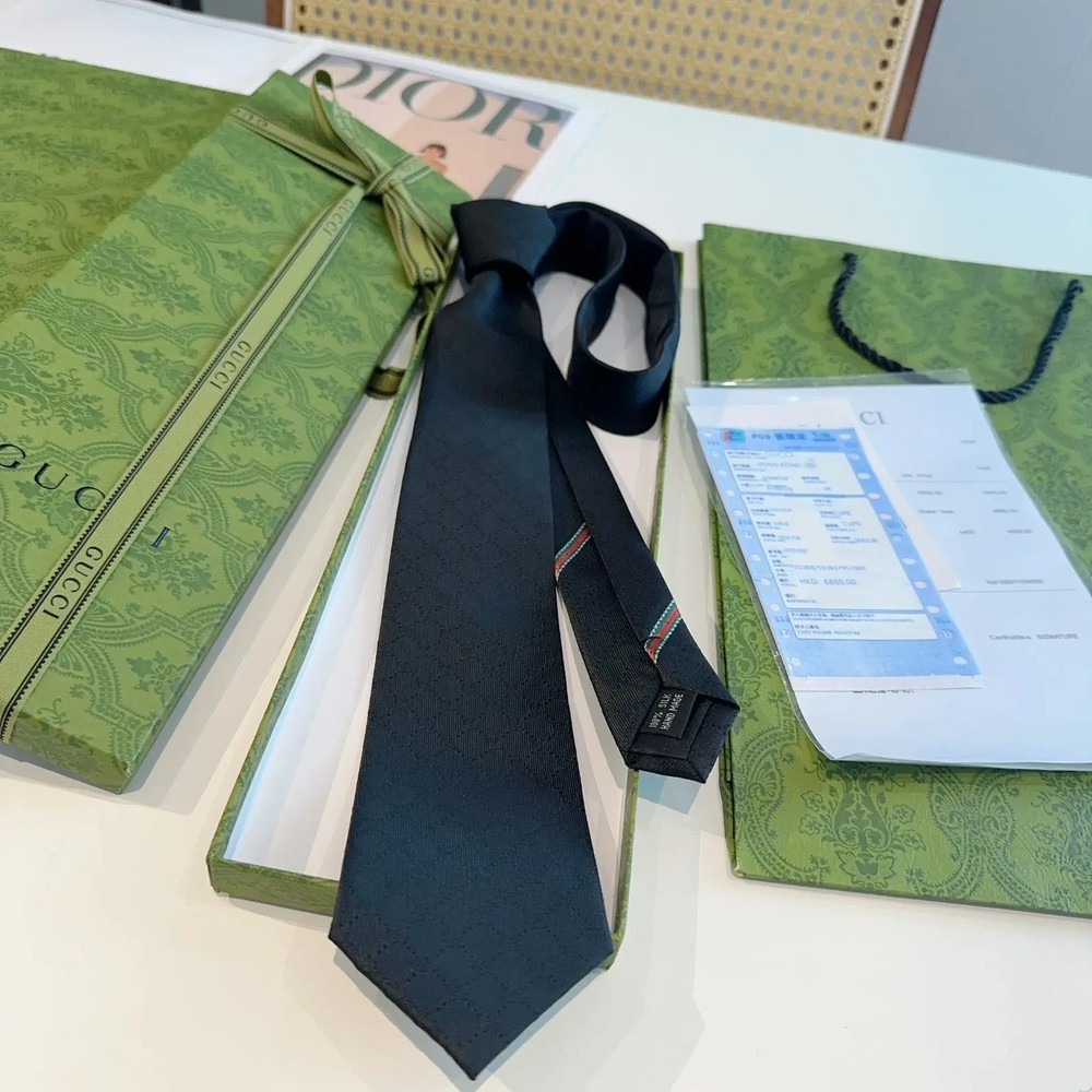 Gucci Tie Mens 100% Silk Black GG interlocking pattern logo Full Packaging