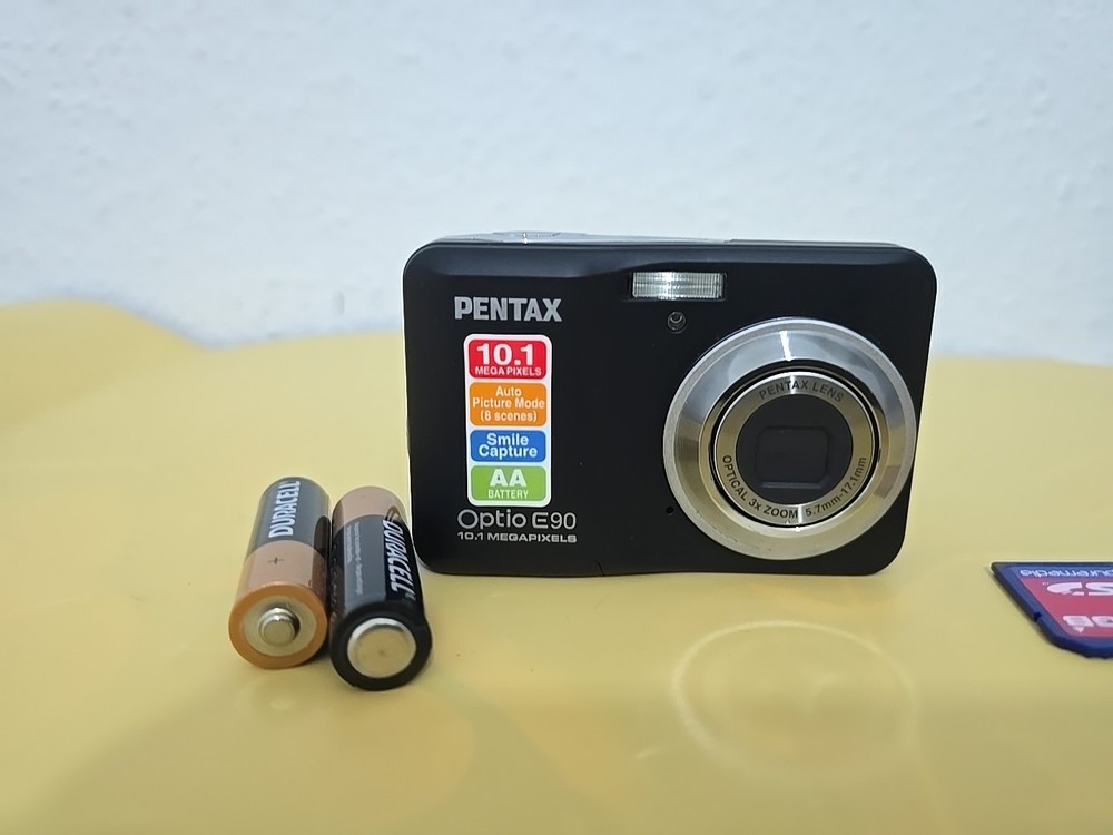 Pentax Digital Camera Optio E90 10.1MP Black , Flash Not Working