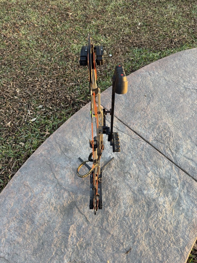 Matthews compound bow phase 4 33 Right Hand