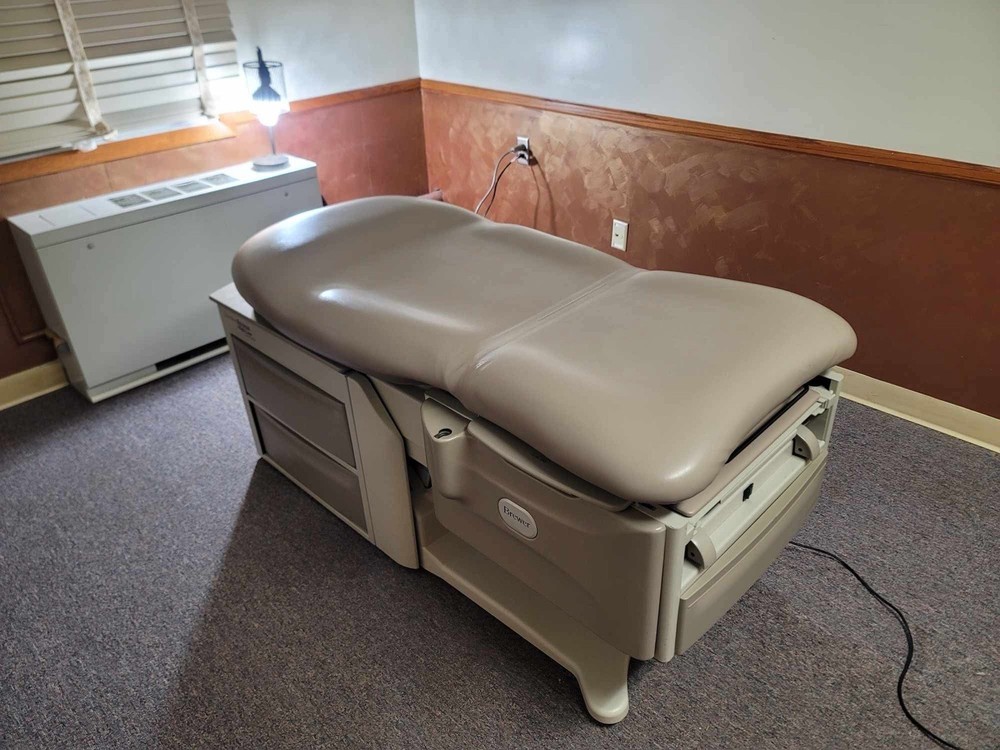 Brewer 6501 Access High-Low Exam Table