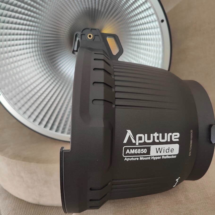 Aputure CS15/XT26 Reflector Kit | Flight Case + Wide & Narrow Angle Reflectors