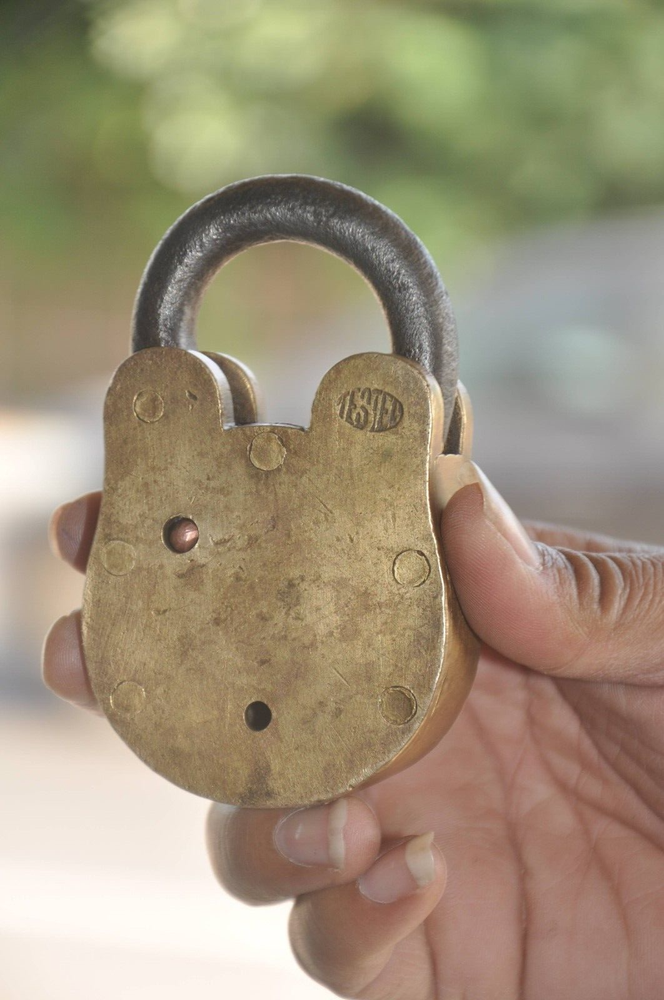 Vintage Brass Fine Quality Handcrafted 4 Levers Solid Padlock