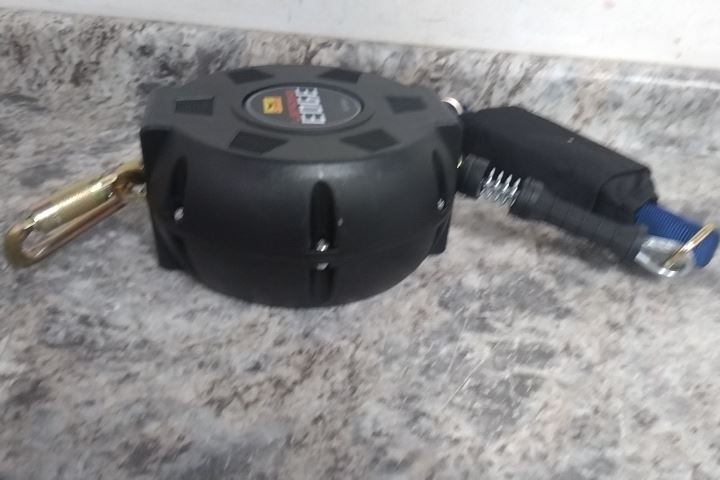 Condor GR727630LE 30 Ft L 310 Lb Cap Self-Retracting Lifeline