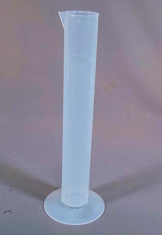 Polypropylene 500 ml Graduated Cylinder with Round Base