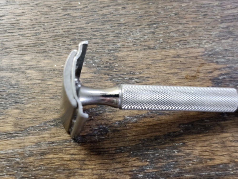 Vintage Gillette safety Razor Short Ball Tip Handle
