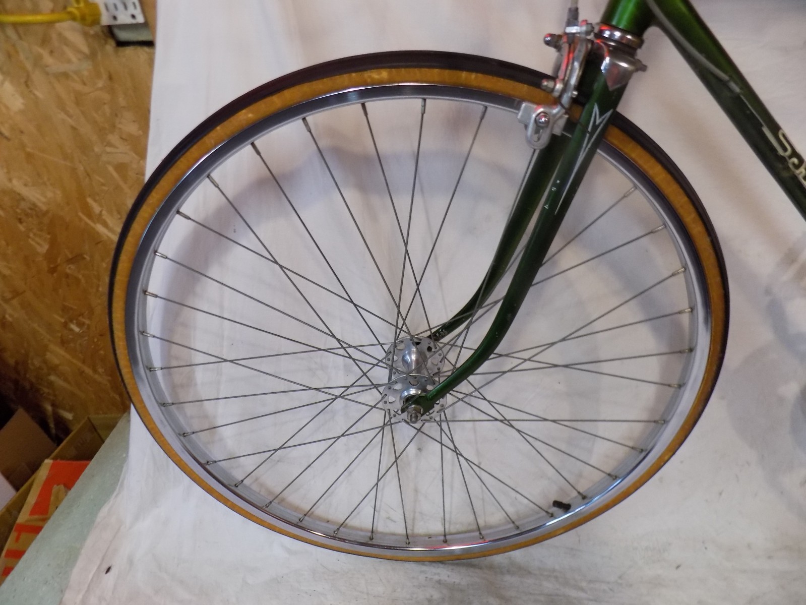 1972 SCHWINN VARSITY MENS 10-SPEED CAMPUS GREEN ROAD BIKE CONTINENTAL RACER 27