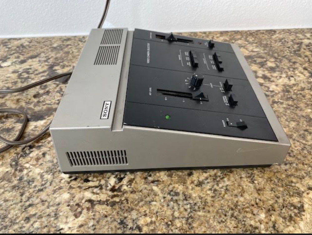 Sony Video Camera Selector -HVS-2020