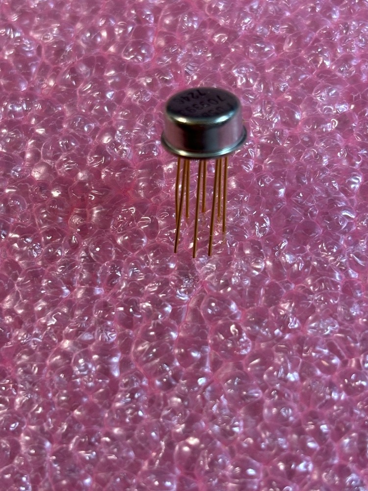 UA7709393 Integrated Circuit