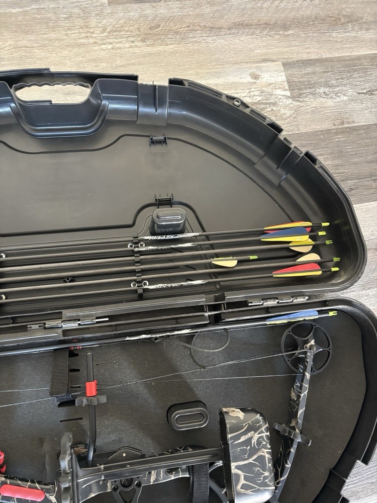 PSE Stinger 3G Compound Bow Package – Case, Sight, Stabilizer – Ready To Hunt