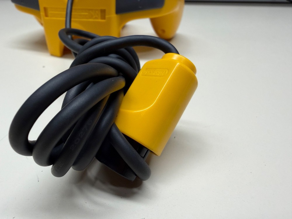 AUTHENTIC NINTENDO N64 WIRED CONTROLLER YELLOW WORKING NICE GOOD STICK