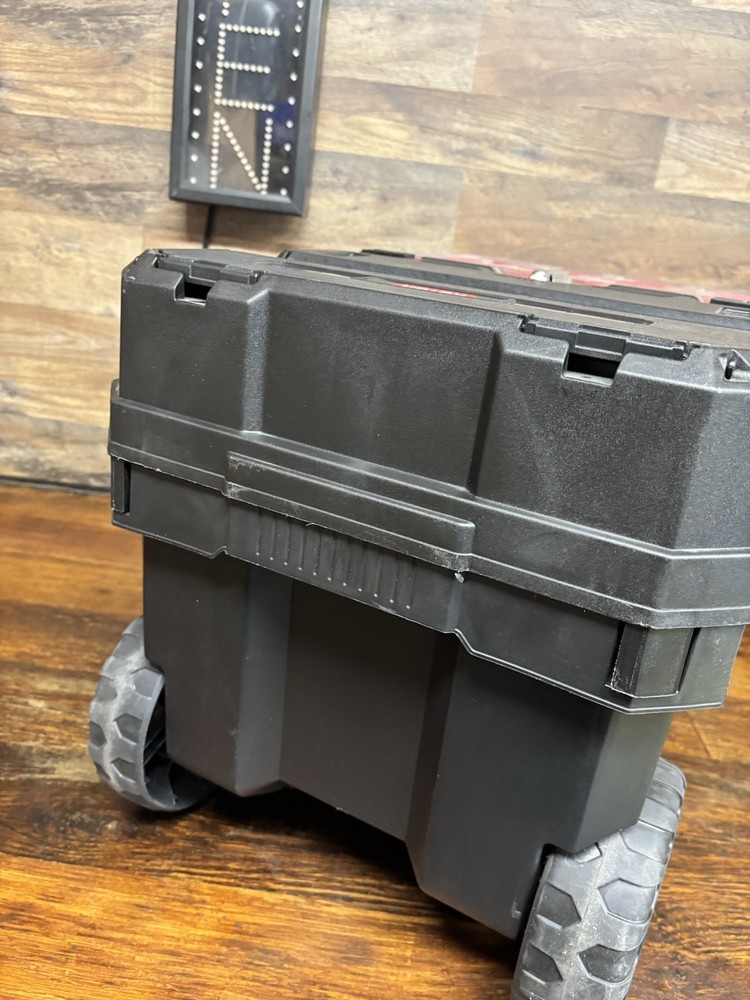 Keter Masterloader Resin Rolling Tool Box with Masterloader