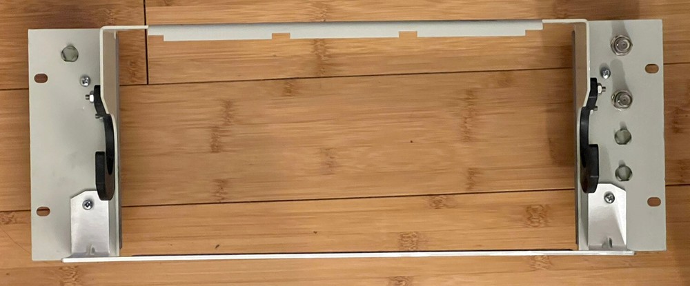 Tektronix RM3000 Rack Mount