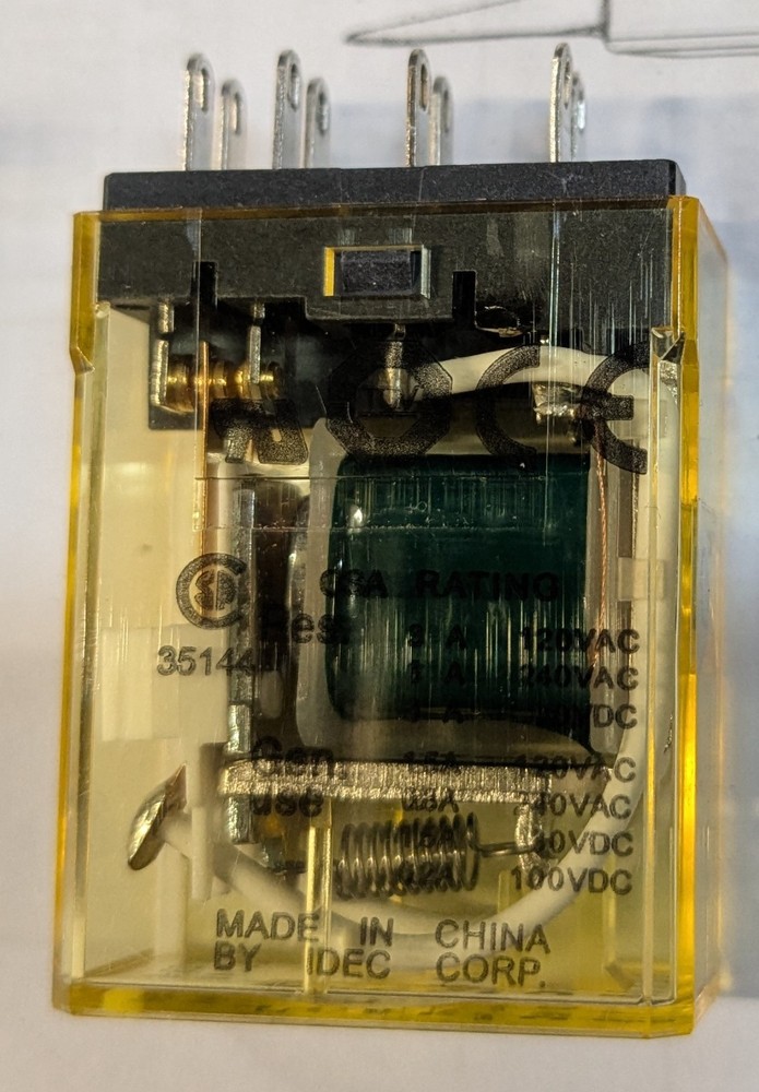 Idec RY2S-U DC24V  35144 Relay - Used
