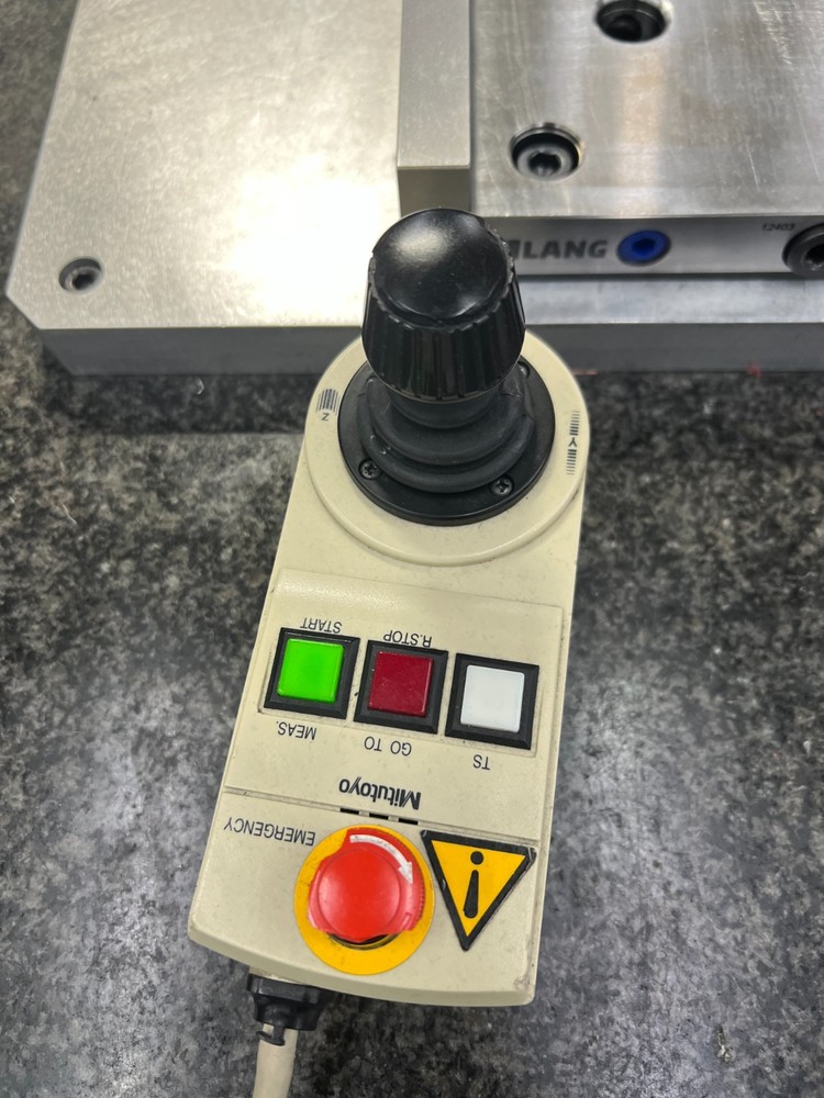 Mitutoyo Bright A-707 Automatic cmm