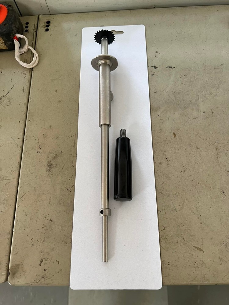 internal pipe cutter, inside New design, adjustable depth, CUTS 1 1/4" - 6" pipe