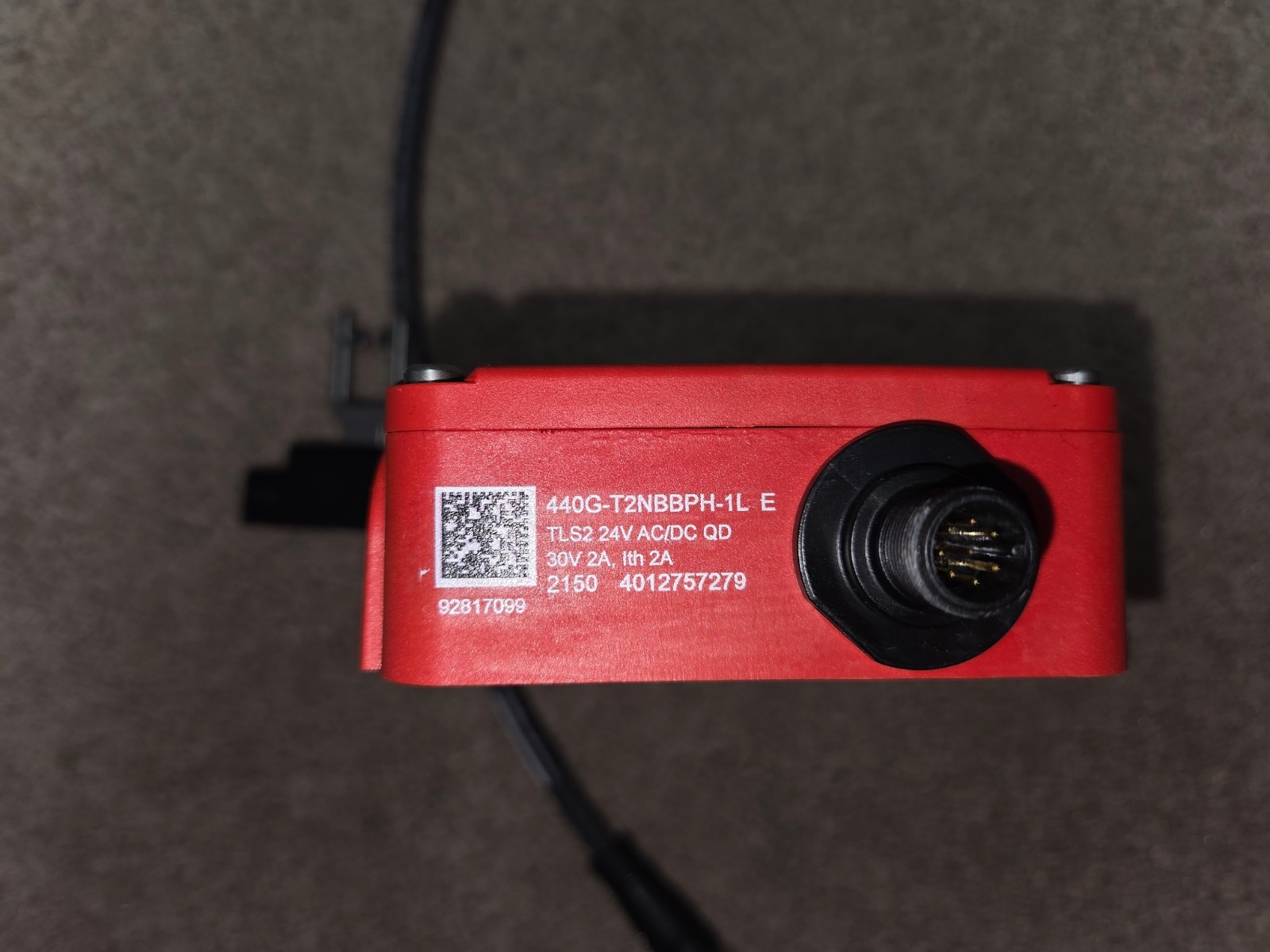 Allen Bradley 440G-T2NBBPH-1L TLS2-GD2 Guard Master Safety Switch 24V Coil