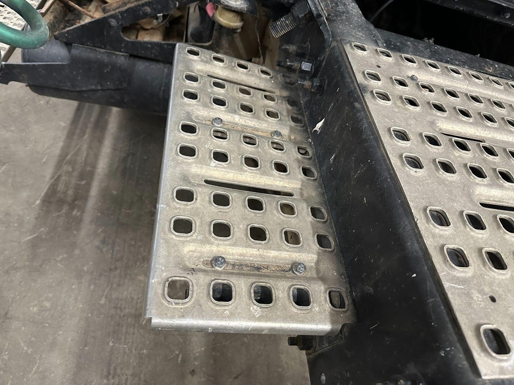 Volvo VNL 9.5 x 20.5 Deckplate - Used