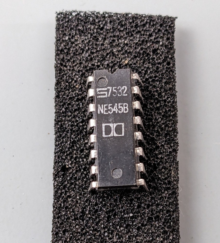 Signetics NE545B Dolby-B Noise Processor IC