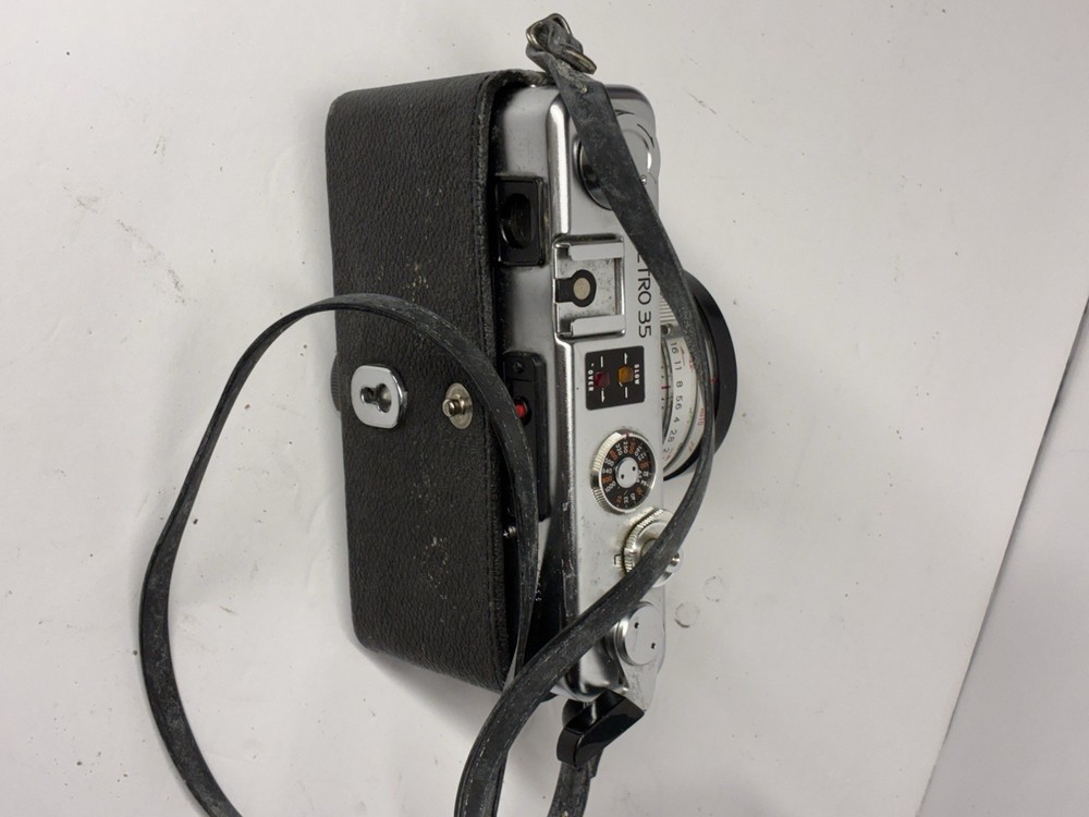 Yashica Electro 35 Black Silver Rangefinder Camera with Case