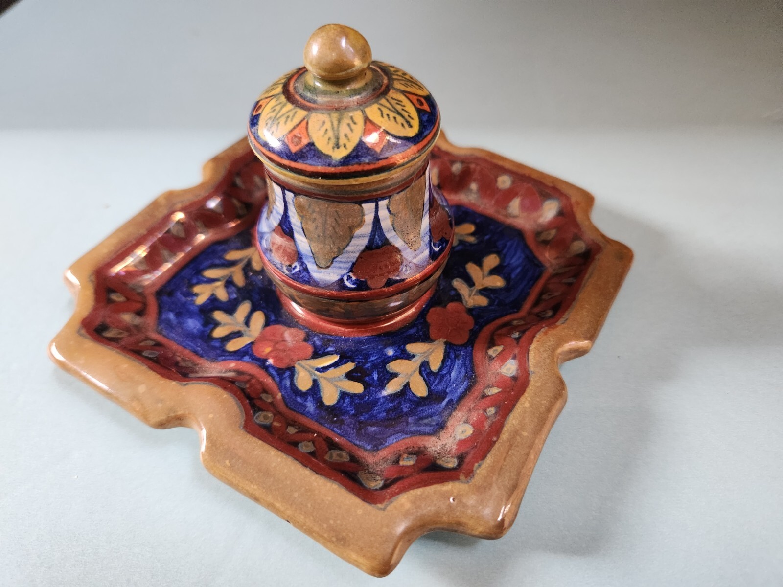 Majolica INKWELL, Societa Ceramica Umbra, Attached Tray & Lid Gubbio Italy