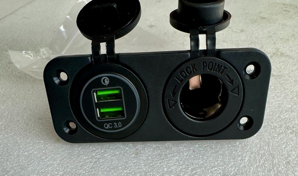 Quick Charge Dual USB Port & Cigarette Lighter Socket 12V