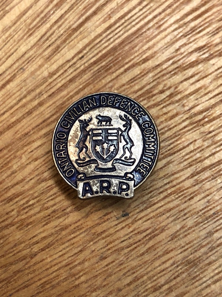 Ontario Civilian Defence Committe Pin Button