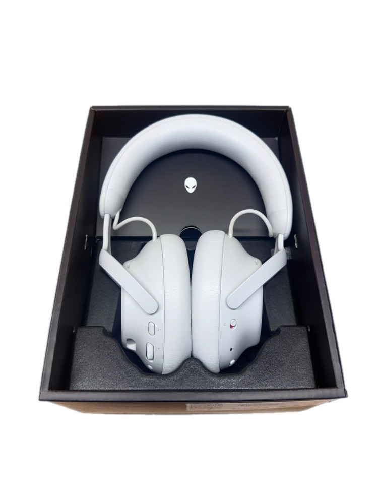 Alienware Pro Wireless Gaming Headset Wired/Wireless, Lunar Light