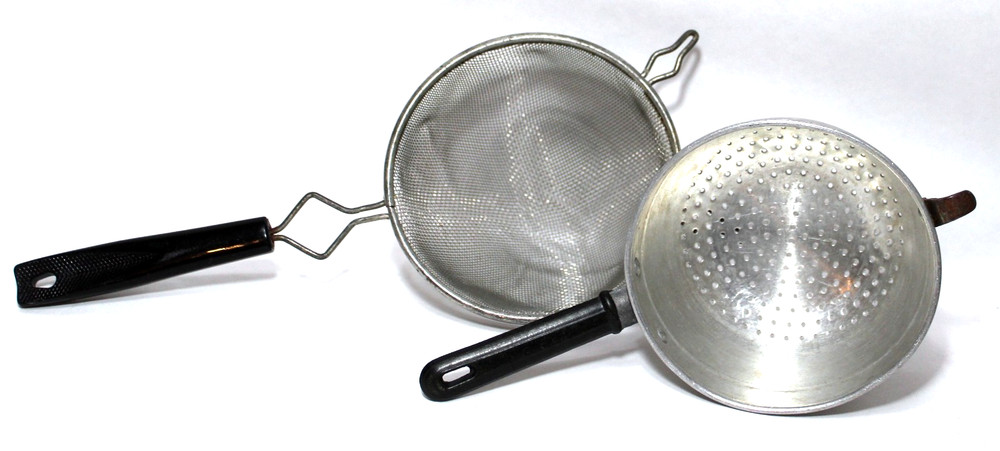 Vintage Mesh Sieve Strainer Colander Pan Black Handle Kitchen Utensils 2