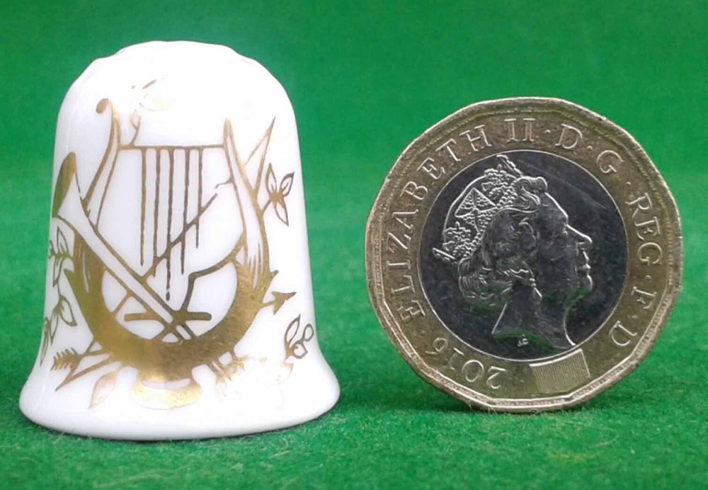 COALPORT GOLD HARP THIMBLE.