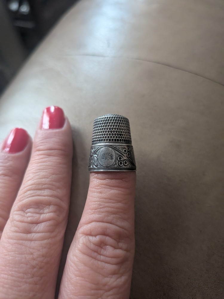 antique sterling silver thimble 10
