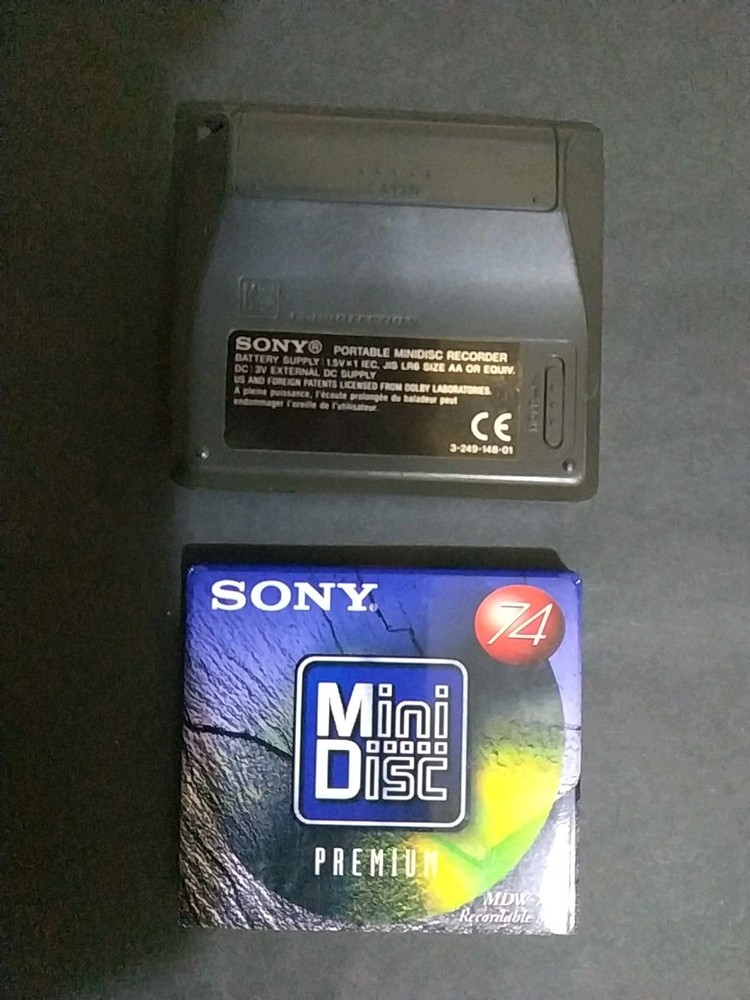 Sony Mini Portable Disc Mint + Free Sealed Mini Disc.