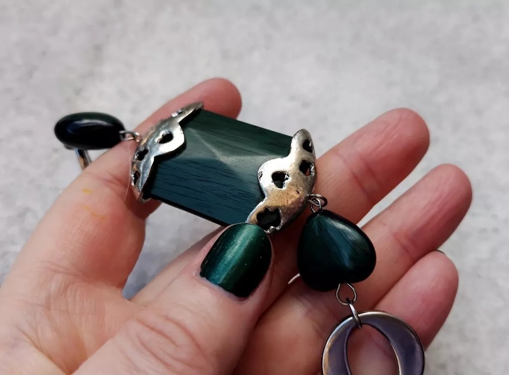 Вeautiful vintage deep green 💚 plastic bracelet