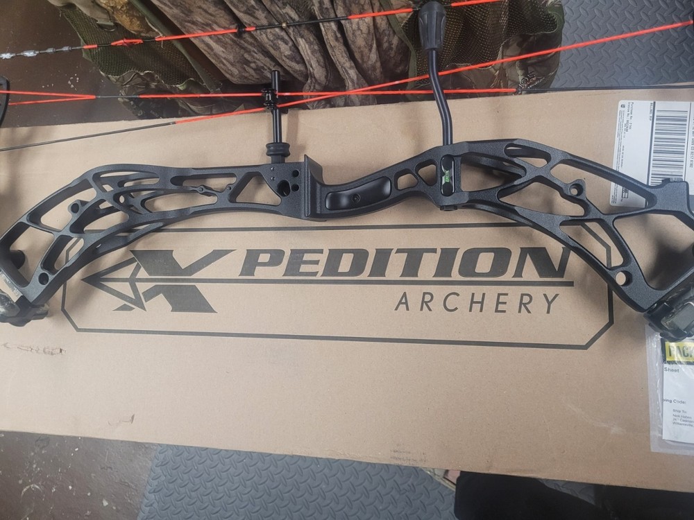 Xpedition DLX compound bow