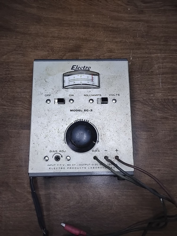 Electro Model EC-3 VTG !Turns On Untested