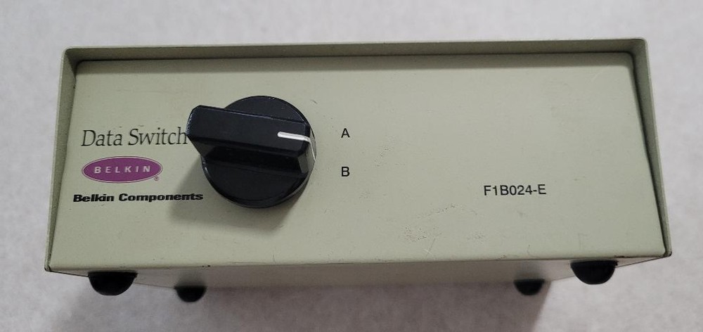 Belkin F1B024-E  2-Port Data Transfer Switch