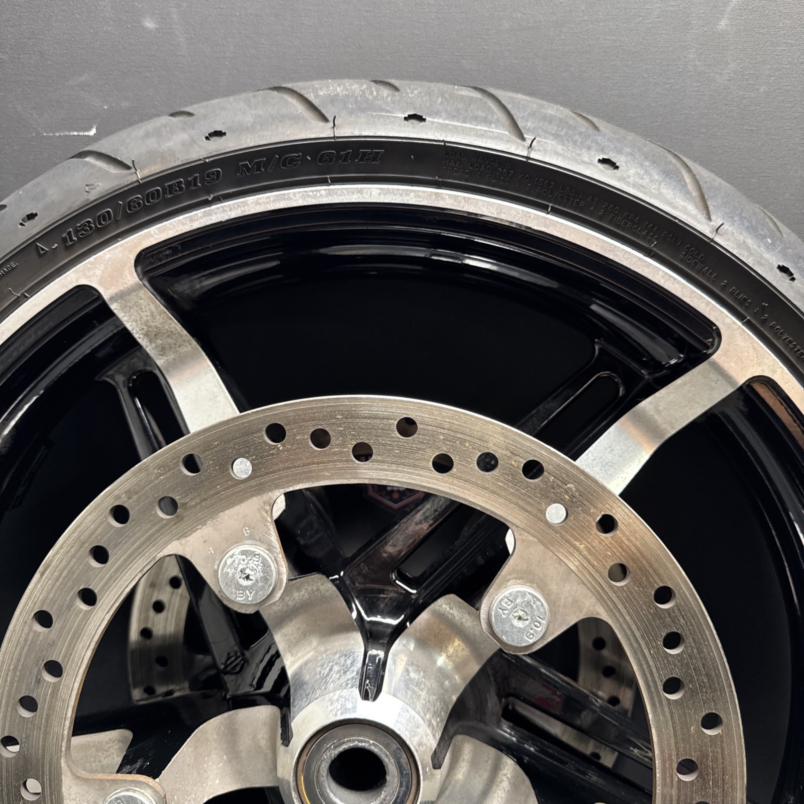 HARLEY TOURING HELIX 19x3.5 FRONT WHEEL ROTORS TIRE 43300926 41500158A 43100045