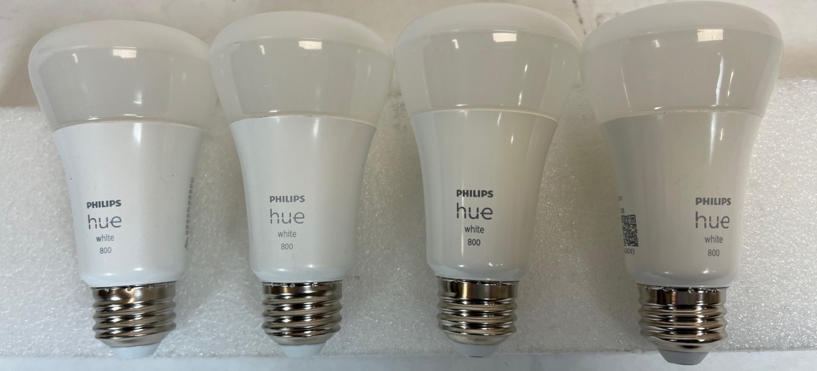 4x Philips Hue A19, 800 Lumen, 9.5W LED Bulbs 9290022268 -NO BOX- USED
